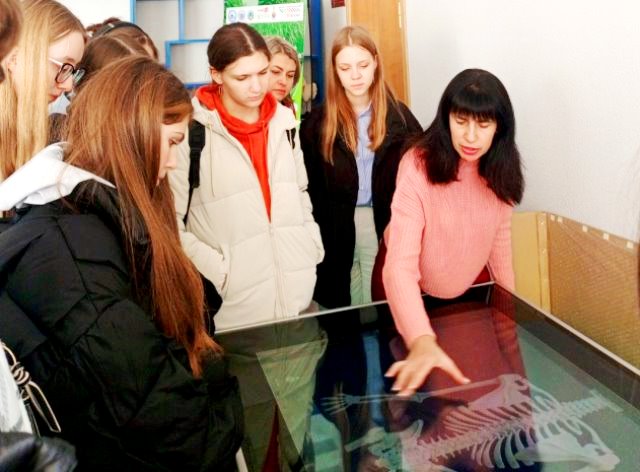 Робота з анатомічним столом.